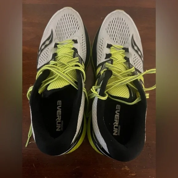 Saucony Triumph ISO 3 Men's US Size 10.5 White/Black/Green excellent condition - Picture 2 of 10